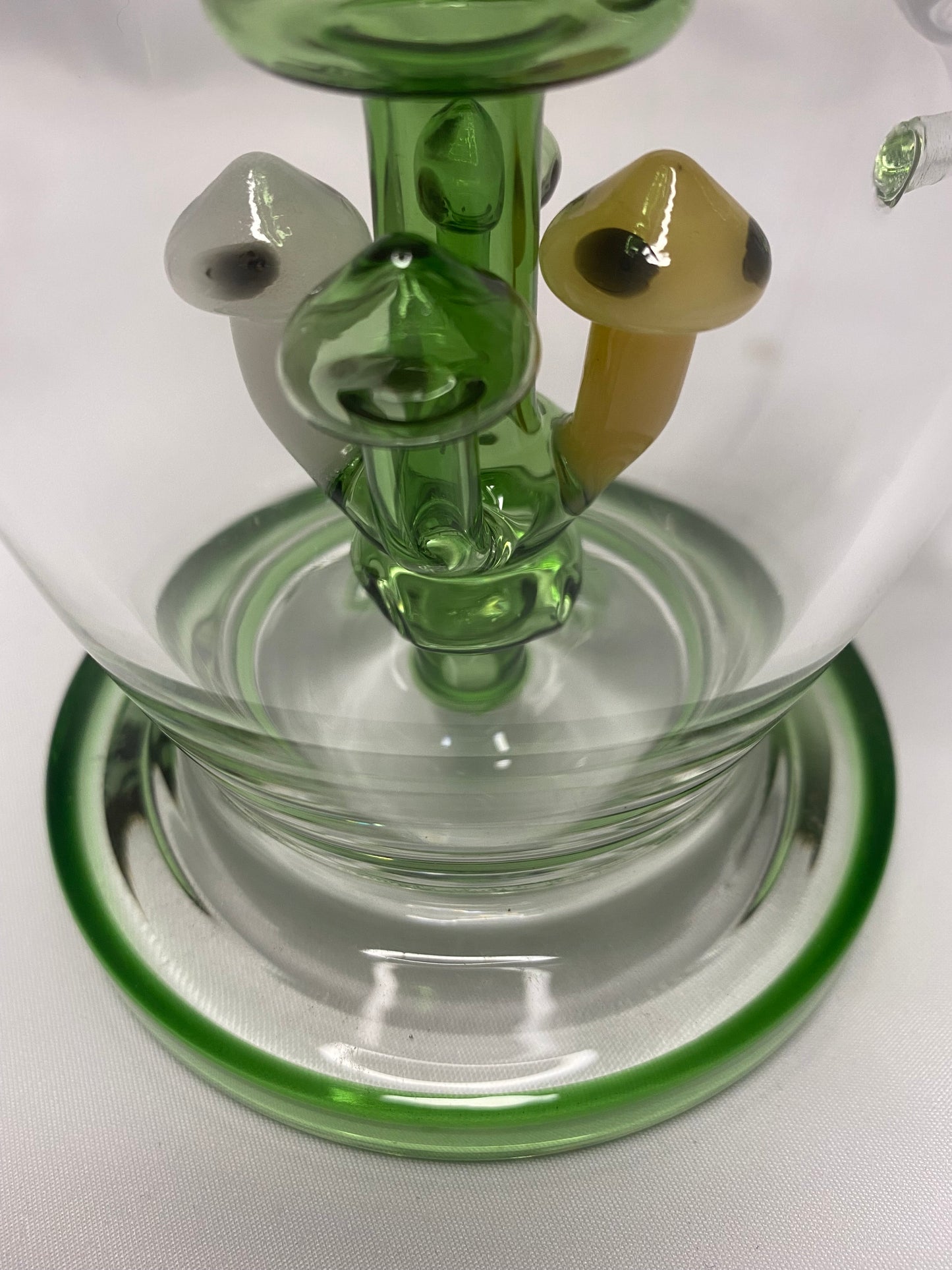 GREEN MUSHROOM GLASS BONG