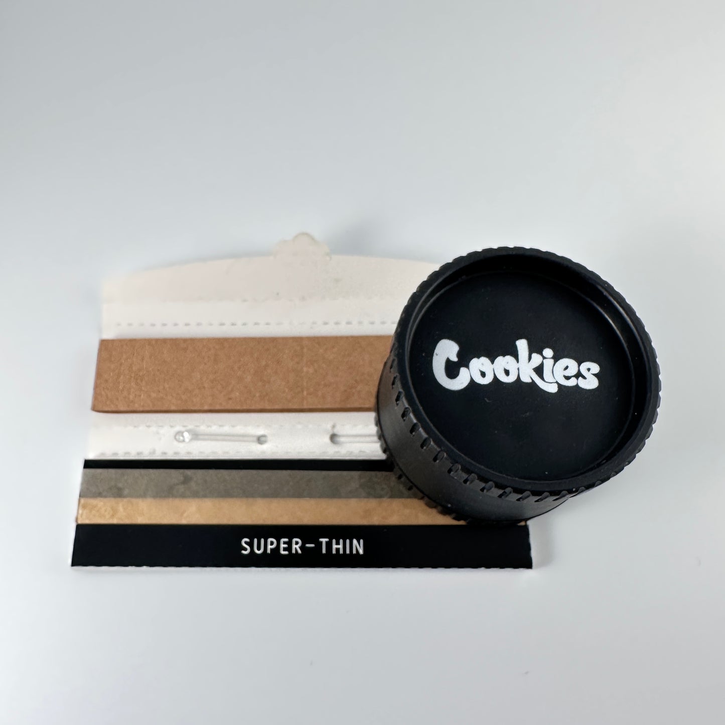 BLACK 3 PIECE GRINDER & BOOKLET